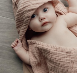 Очень мягкое полотенце с капюшоном NATRUBA из 4-слойного органического хлопка, цвет РОЗОВЫЙ